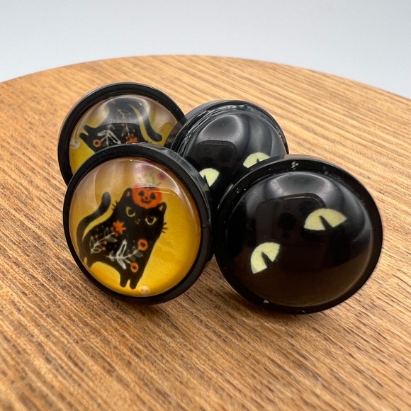 Classic Round Cat Stud Earrings - Stylish Boho Cat Lover Stud Earrings - Picture 11 of 11